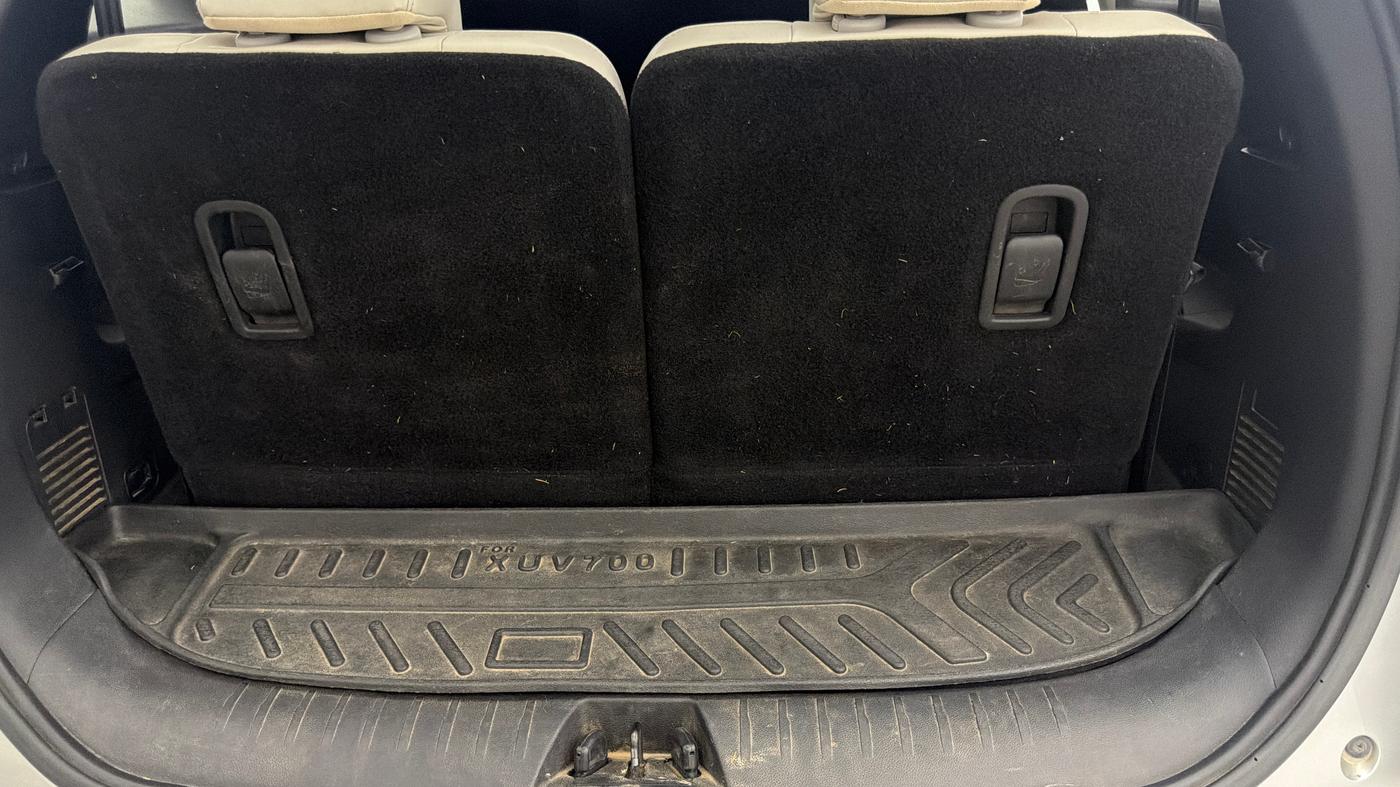 2022 Mahindra XUV700 AX 7 P AT 7 STR, Petrol, Automatic, 56,055 km, Boot Inside