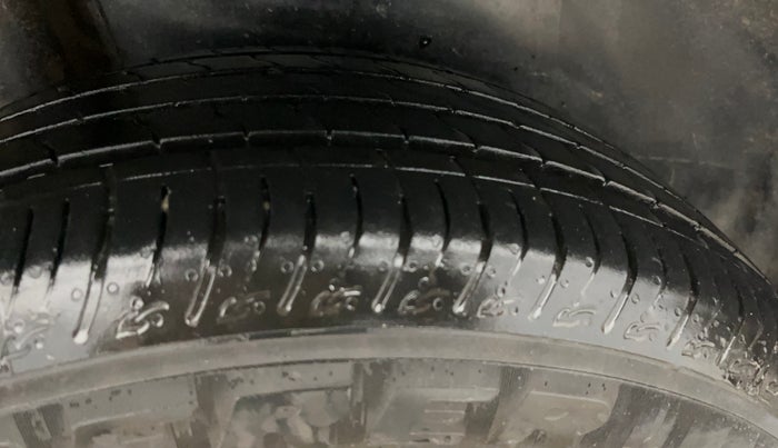 2024 Maruti BREZZA LXI, Petrol, Manual, 18,913 km, Right Rear Tyre Tread