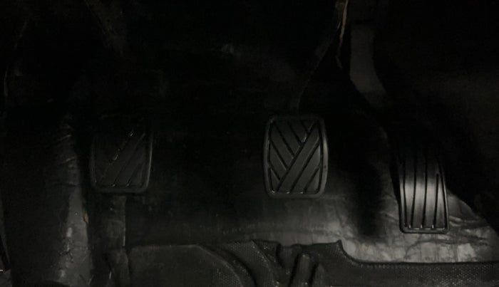 2024 Maruti BREZZA LXI, Petrol, Manual, 18,913 km, Pedals