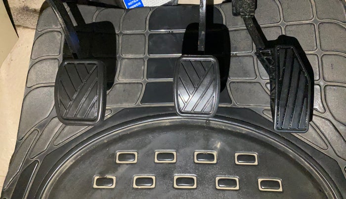 2017 Maruti Dzire VXI, Petrol, Manual, 36,382 km, Pedals