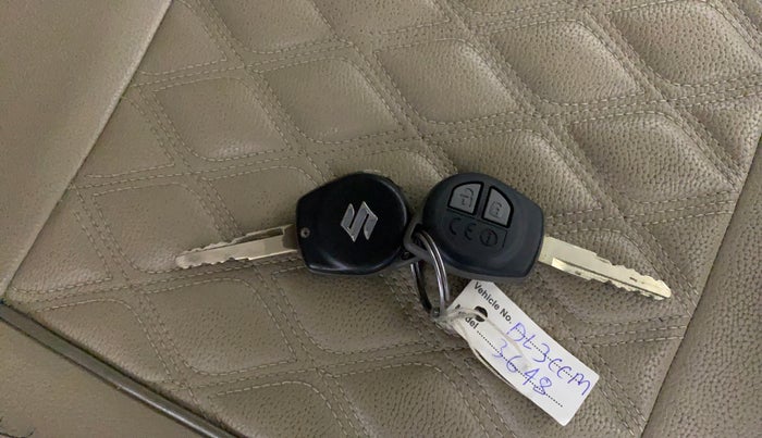 2017 Maruti Dzire VXI, Petrol, Manual, 36,382 km, Key Close Up
