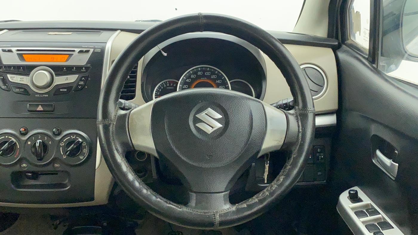 2013 Maruti Wagon R 1.0 VXI, Petrol, Manual, 38,260 km, Steering Wheel Close Up