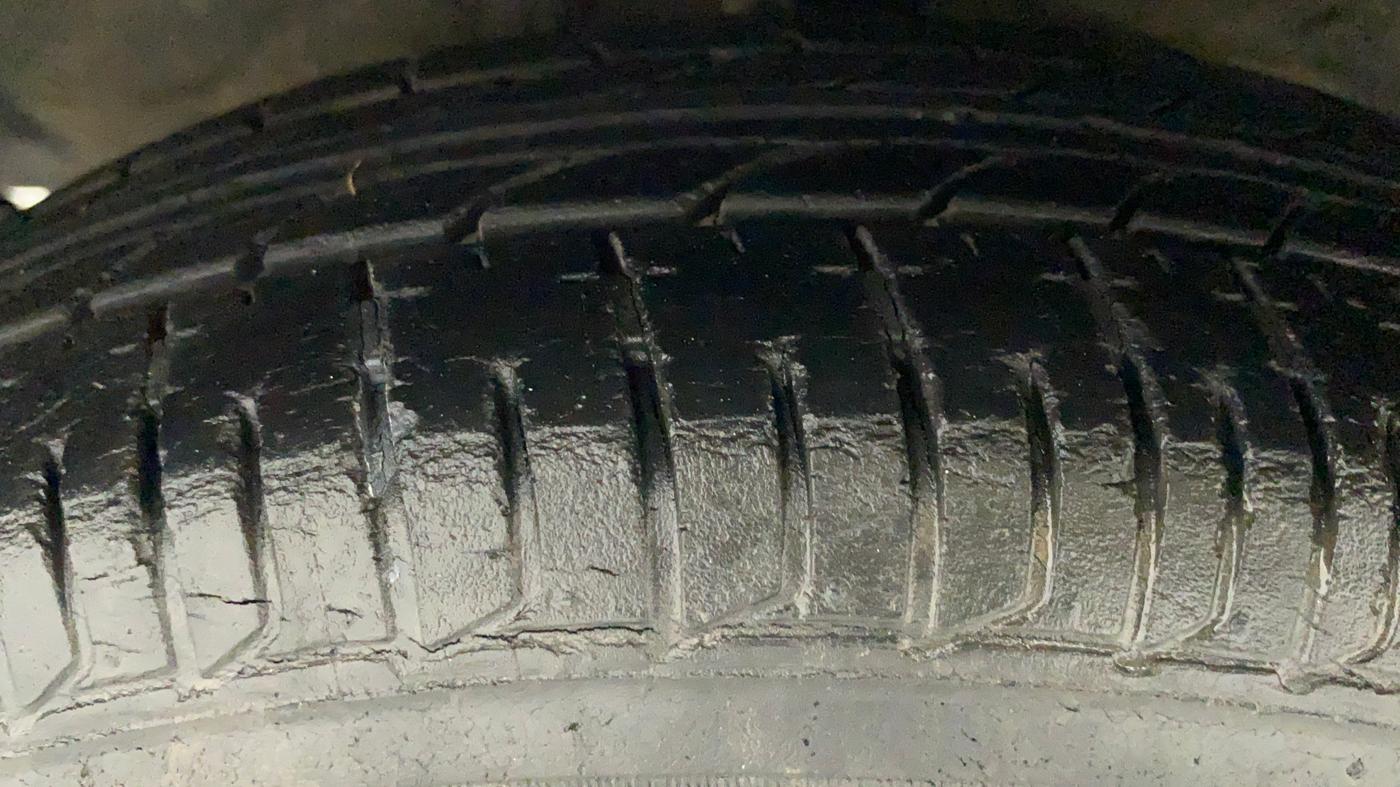 2011 Hyundai i10 MAGNA 1.2, Petrol, Manual, 25,268 km, Left Front Tyre Tread