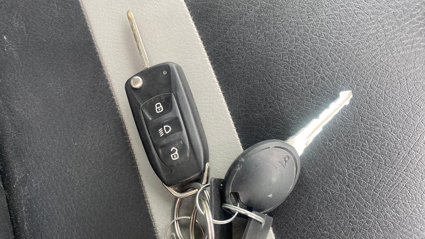2018 Tata Tiago XZ PETROL, Petrol, Manual, 26,479 km, Key Close Up
