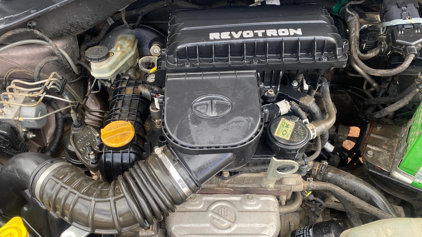 2018 Tata Tiago XZ PETROL, Petrol, Manual, 26,479 km, Engine View
