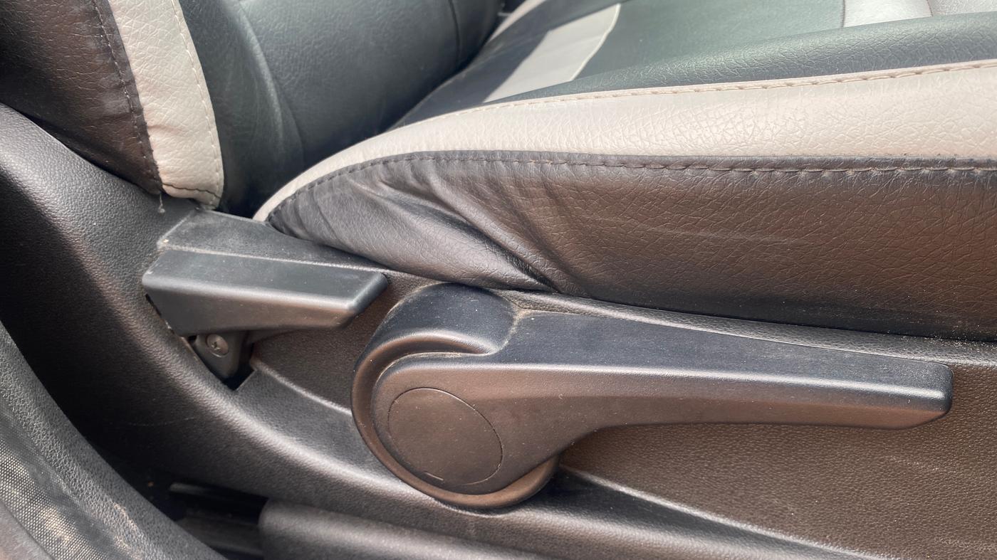 2018 Tata Tiago XZ PETROL, Petrol, Manual, 26,479 km, Driver Side Adjustment Panel