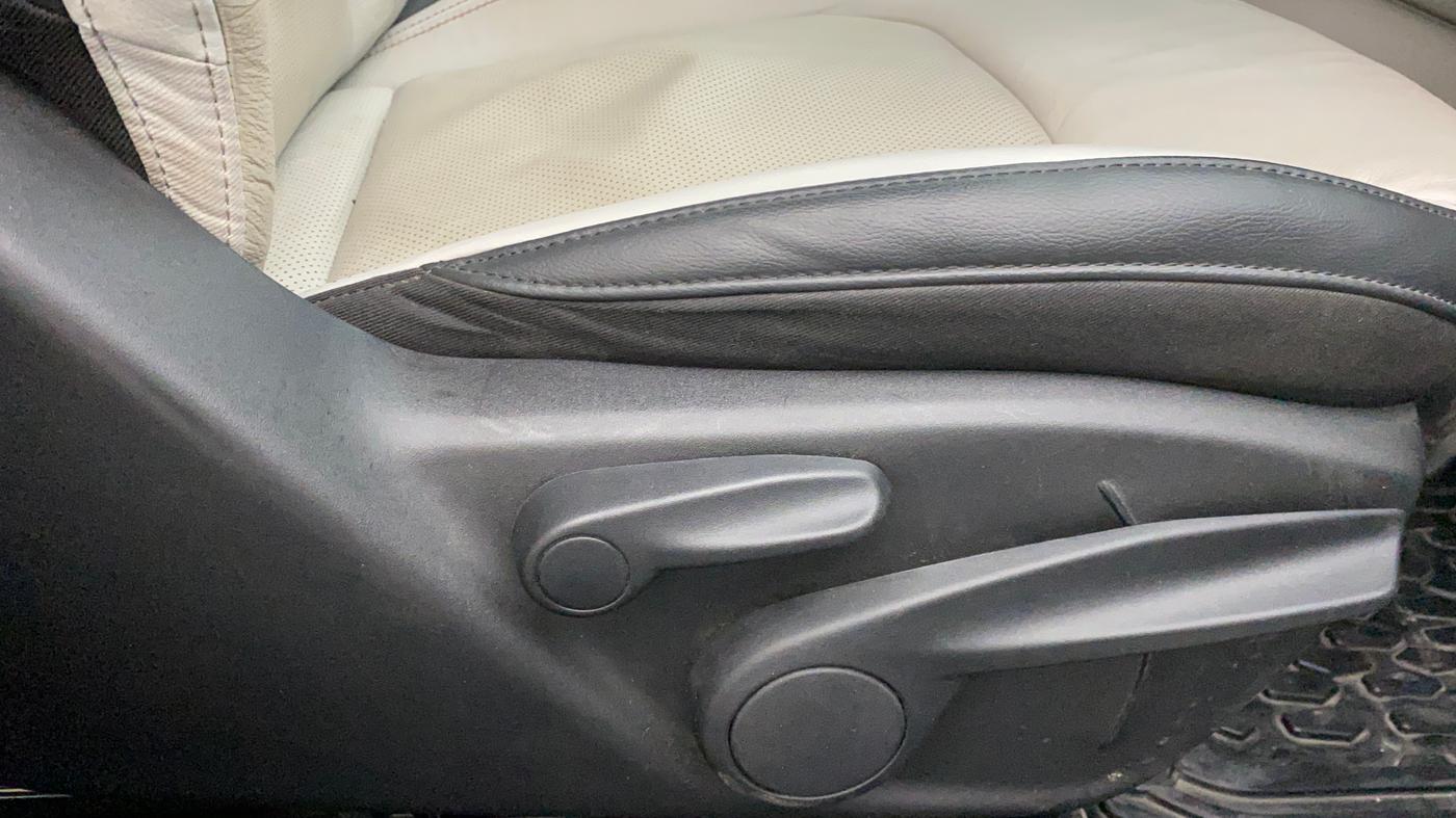 2018 Jeep Compass LIMITED (O) 1.4 PETROL AT, Petrol, Automatic, 61,740 km, Driver Side Adjustment Panel