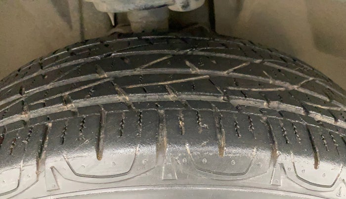 2018 Jeep Compass LIMITED (O) 1.4 PETROL AT, Petrol, Automatic, 61,740 km, Right Front Tyre Tread