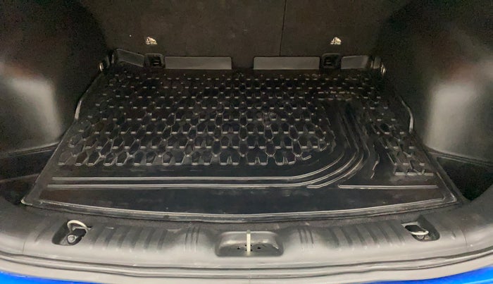 2018 Jeep Compass LIMITED (O) 1.4 PETROL AT, Petrol, Automatic, 61,740 km, Boot Inside