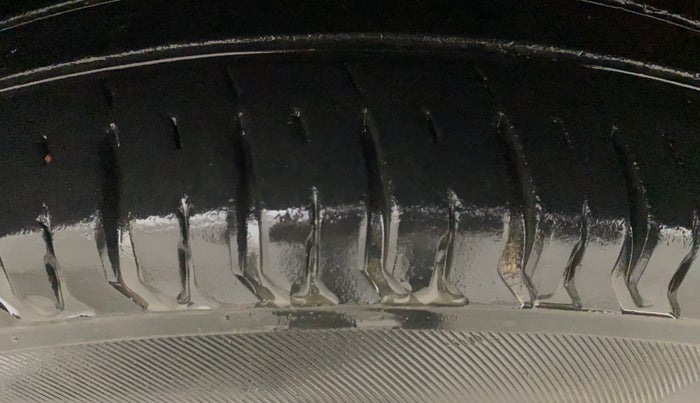 2019 Maruti Swift VXI, Petrol, Manual, 23,490 km, Left Front Tyre Tread