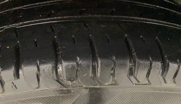 2019 Maruti Swift VXI, Petrol, Manual, 23,490 km, Right Rear Tyre Tread