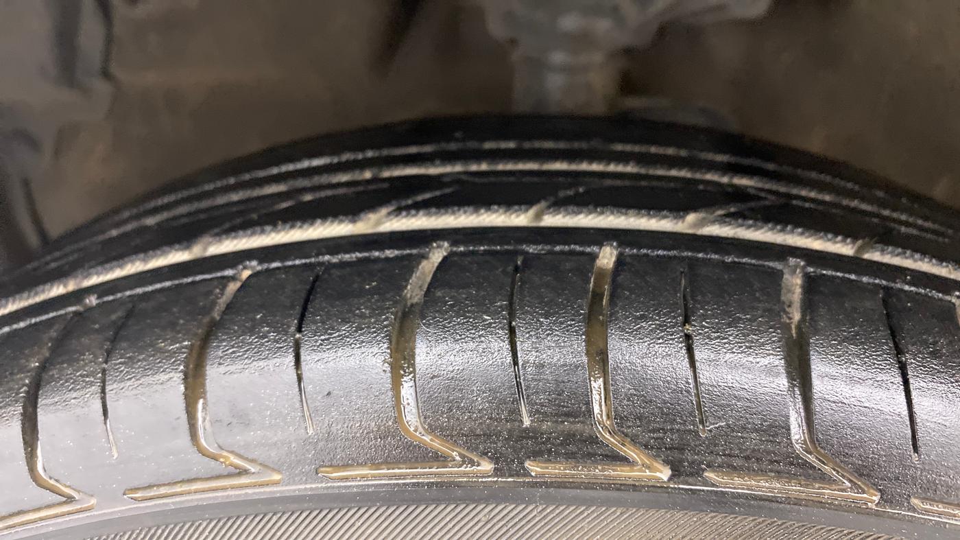 2017 Maruti Celerio ZXI AMT, Petrol, Automatic, 63,900 km, Left Front Tyre Tread
