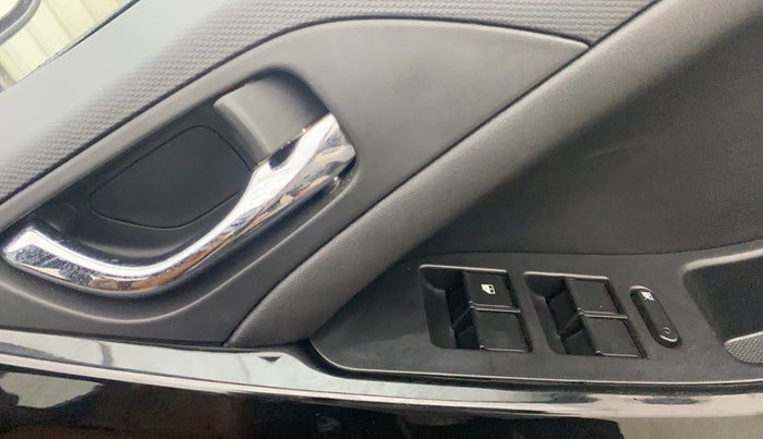 2024 Tata NEXON FEARLESS + SUNROOF DCA DUAL TONE 1.2 PETROL, Petrol, Automatic, 29,422 km, Driver Side Door Panels Control