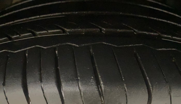 2024 Tata NEXON FEARLESS + SUNROOF DCA DUAL TONE 1.2 PETROL, Petrol, Automatic, 29,422 km, Left Front Tyre Tread