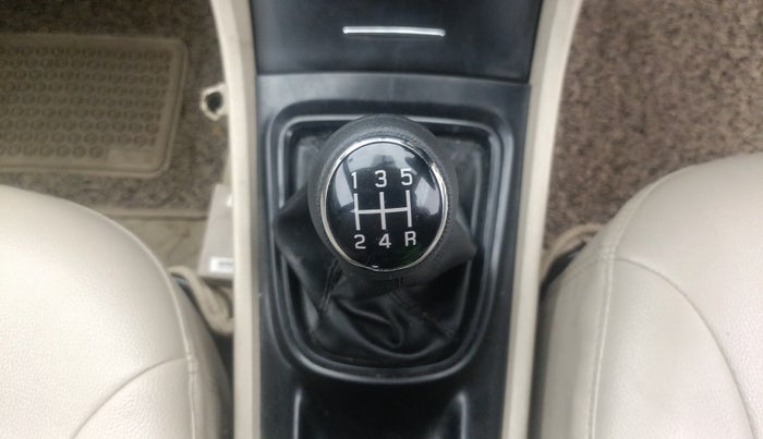 2016 Maruti Ciaz VXI, Petrol, Manual, 59,243 km, Gear Lever