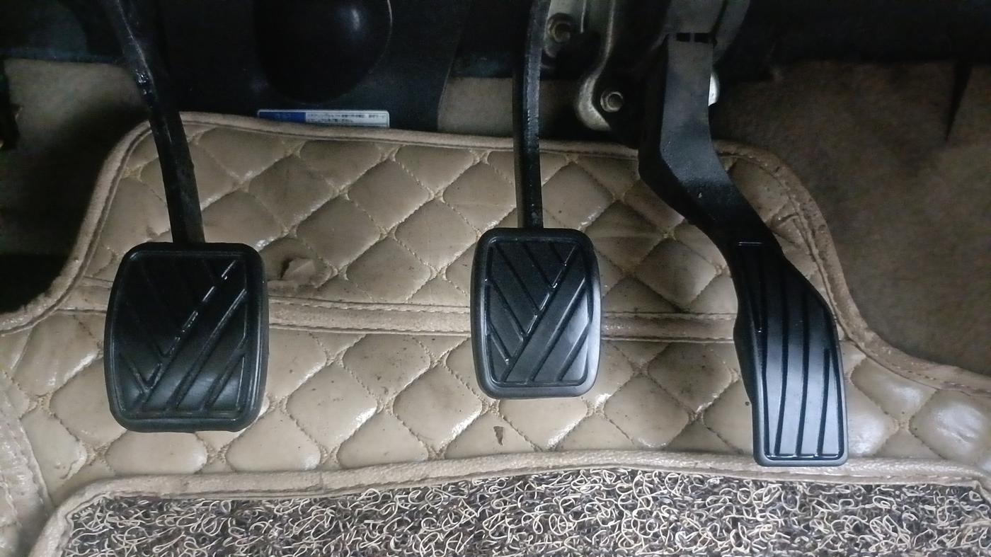 2016 Maruti Ciaz VXI, Petrol, Manual, 400 km, Pedals