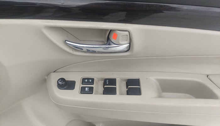 2016 Maruti Ciaz VXI, Petrol, Manual, 59,243 km, Driver Side Door Panels Control