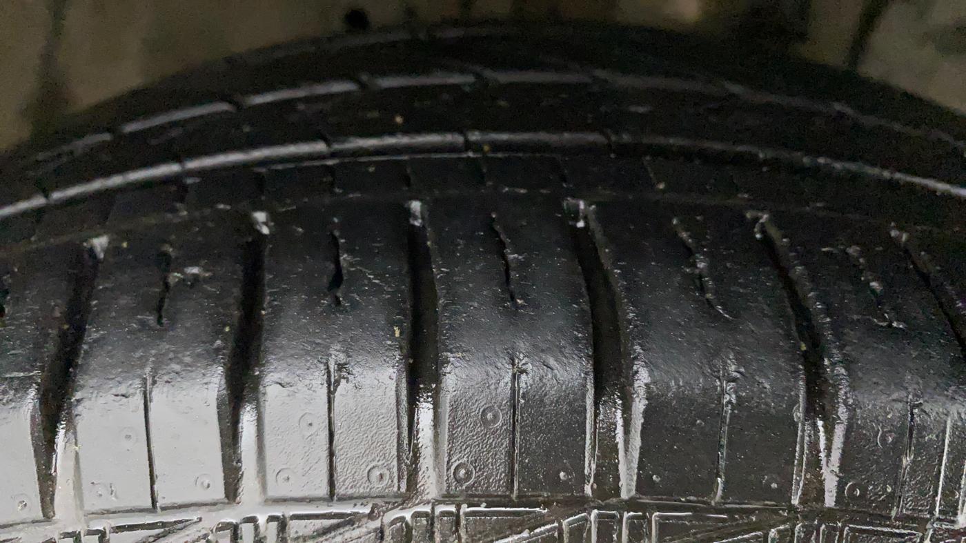2013 Honda Brio S MT, Petrol, Manual, 53,819 km, Right Front Tyre Tread