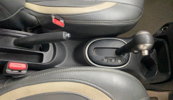 2017 Nissan Micra XV CVT, Petrol, Automatic, 38,065 km, Gear Lever