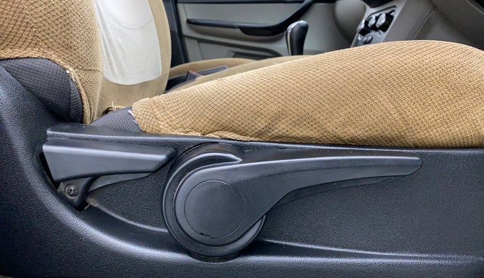 2017 Tata Tiago XZ 1.2 REVOTRON, Petrol, Manual, 47,546 km, Driver Side Adjustment Panel