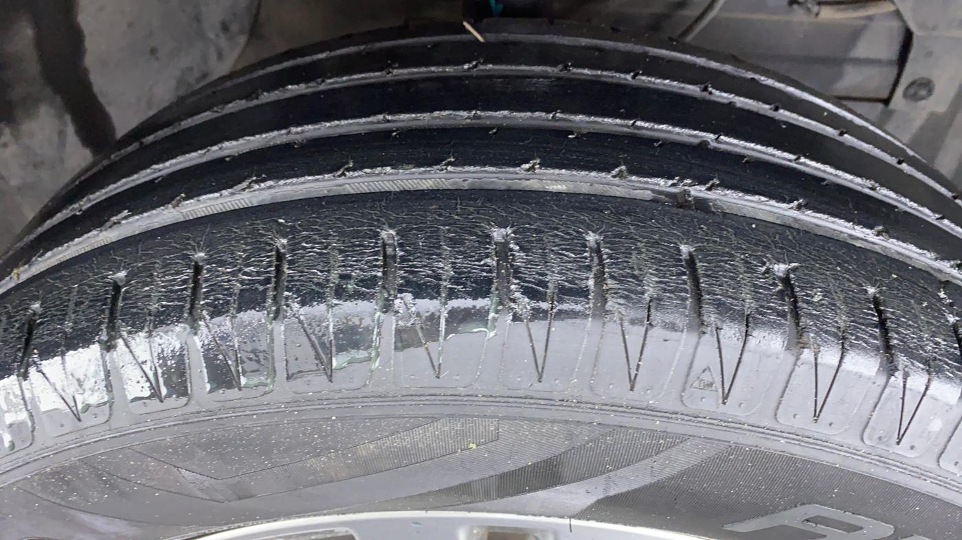 2016 Maruti Vitara Brezza ZDI, Diesel, Manual, Right Front Tyre Tread