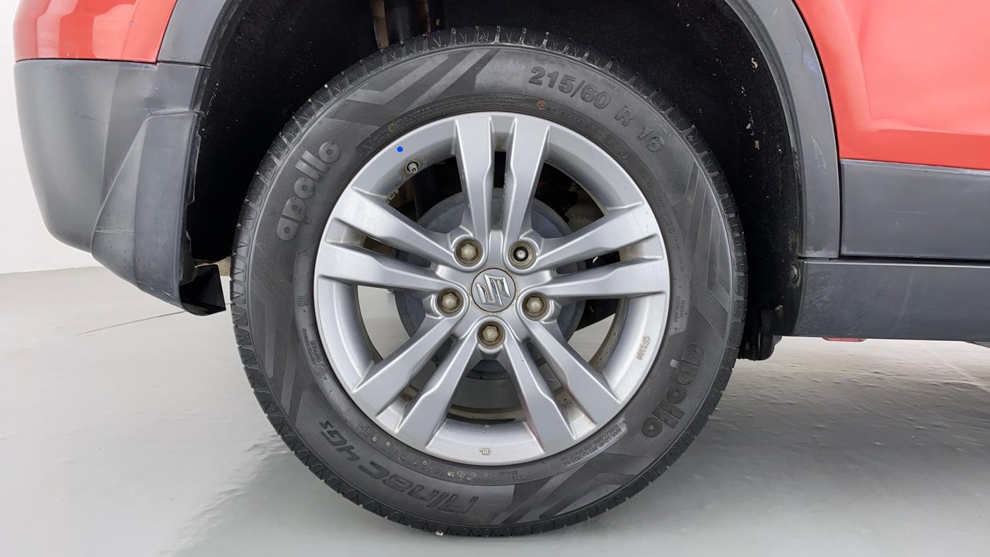 2016 Maruti Vitara Brezza ZDI, Diesel, Manual, Right Rear Wheel