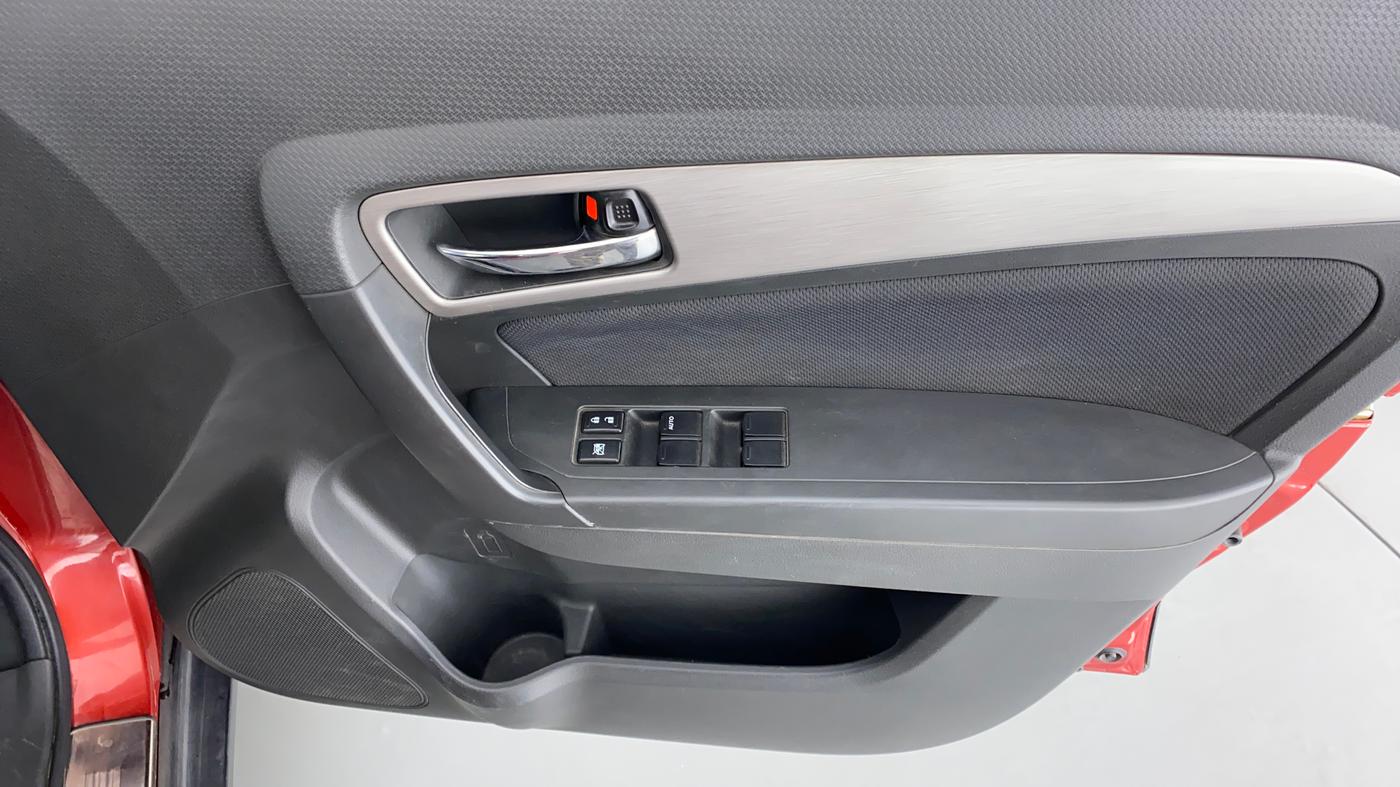 2016 Maruti Vitara Brezza ZDI, Diesel, Manual, Driver Side Door Panels Control