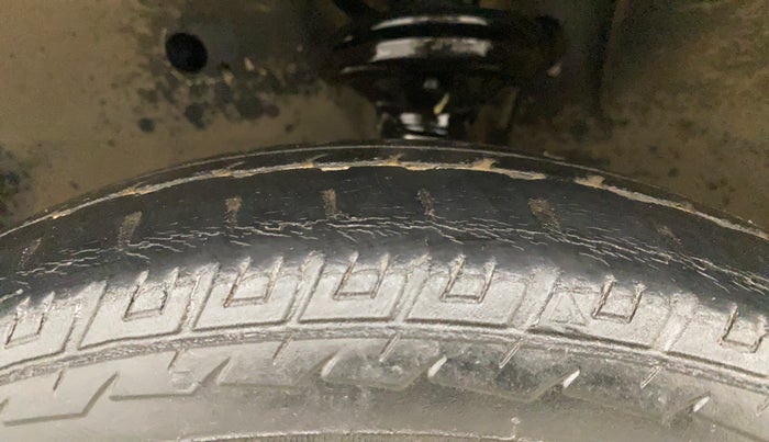 2013 Maruti Wagon R 1.0 LXI, Petrol, Manual, 89,279 km, Left Front Tyre Tread