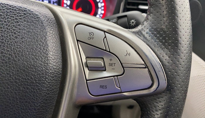 2021 Mahindra XUV300 W8 (O) 1.2 PETROL AMT, Petrol, Automatic, 48,959 km, Adaptive Cruise Control