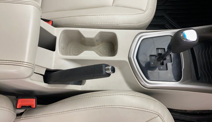 2021 Mahindra XUV300 W8 (O) 1.2 PETROL AMT, Petrol, Automatic, 48,959 km, Gear Lever