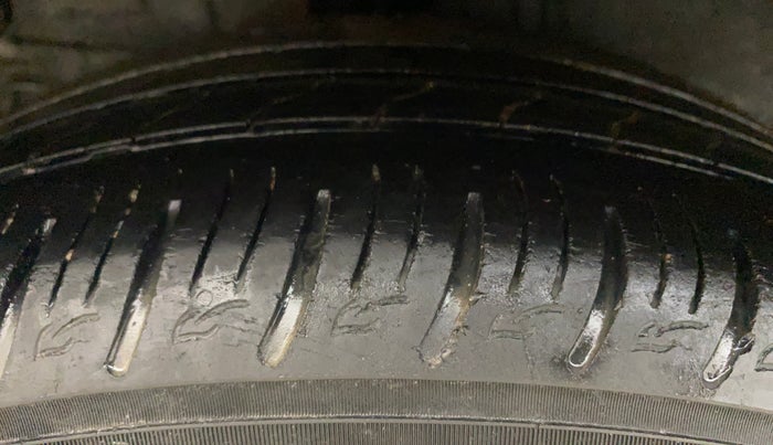 2020 KIA SONET HTX 1.0 IMT, Petrol, Manual, 69,800 km, Right Rear Tyre Tread