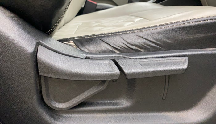 2020 KIA SONET HTX 1.0 IMT, Petrol, Manual, 69,800 km, Driver Side Adjustment Panel