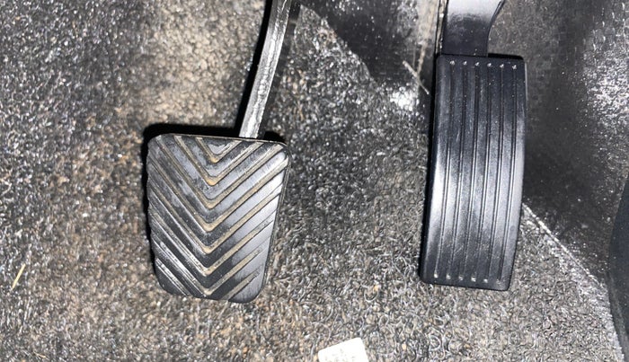 2020 KIA SONET HTX 1.0 IMT, Petrol, Manual, 69,800 km, Pedals