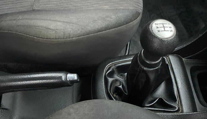 2015 Maruti Swift VXI, Petrol, Manual, 53,338 km, Gear Lever