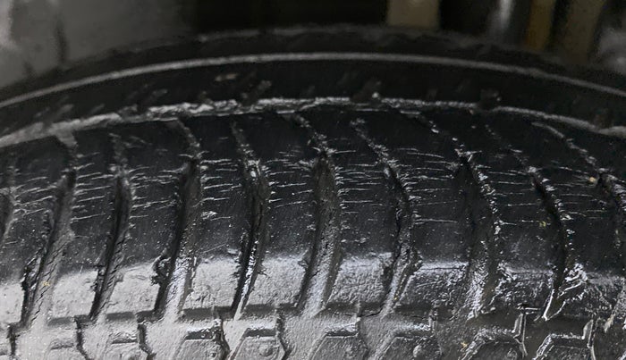 2015 Maruti Swift VXI, Petrol, Manual, 53,338 km, Left Rear Tyre Tread