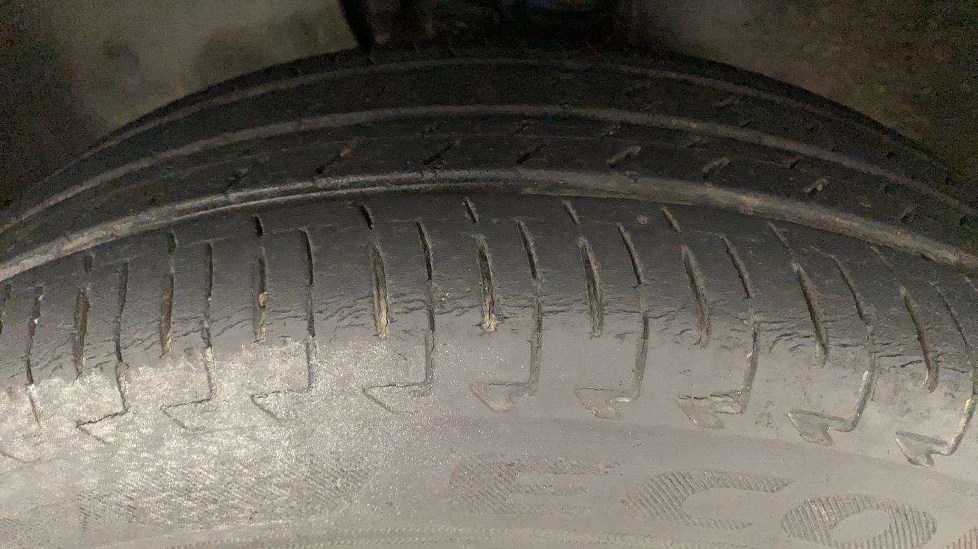 2017 Maruti IGNIS ALPHA 1.2, Petrol, Manual, 47,489 km, Left Front Tyre Tread