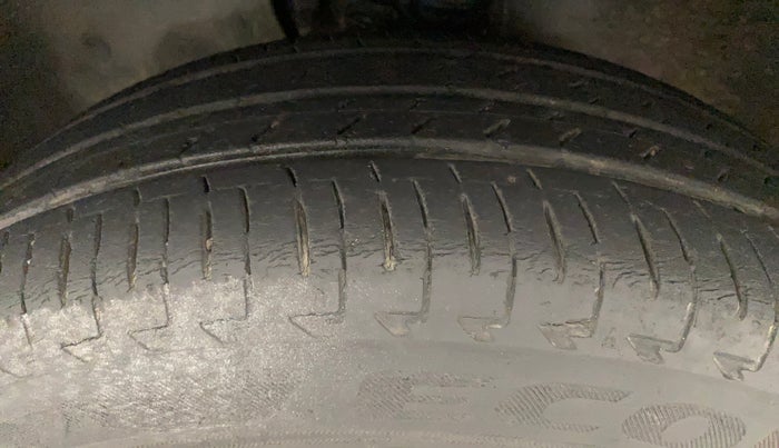 2017 Maruti IGNIS ALPHA 1.2, Petrol, Manual, 47,489 km, Left Front Tyre Tread