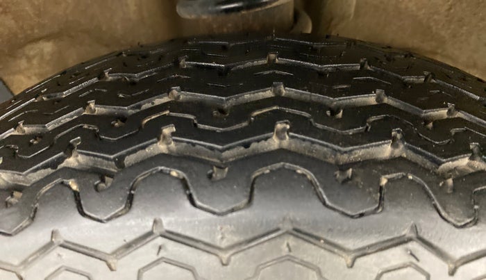 2016 Maruti OMNI E STD, Petrol, Manual, 13,929 km, Right Front Tyre Tread