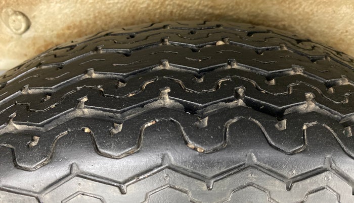 2016 Maruti OMNI E STD, Petrol, Manual, 13,929 km, Left Rear Tyre Tread