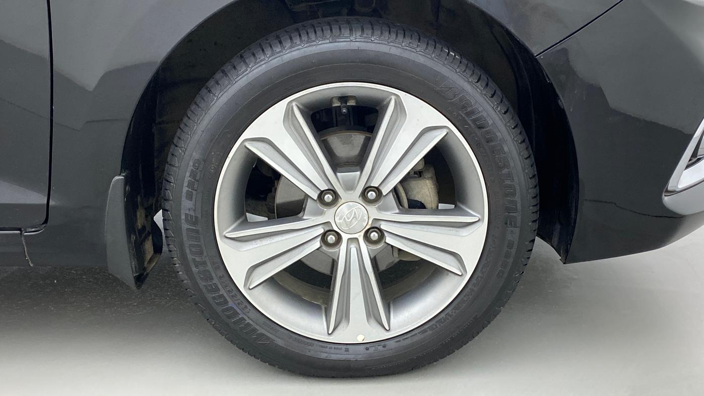 2018 Hyundai Verna 1.6 VTVT SX, Petrol, Manual, 60,530 km, Right Front Wheel