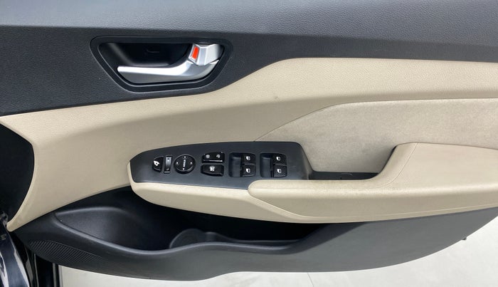 2018 Hyundai Verna 1.6 VTVT SX, Petrol, Manual, 60,530 km, Driver Side Door Panels Control