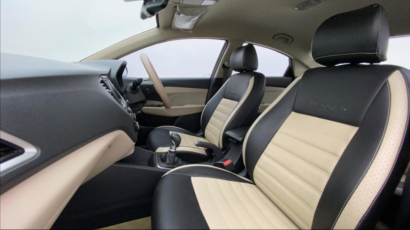 2018 Hyundai Verna 1.6 VTVT SX, Petrol, Manual, 60,530 km, Right Side Front Door Cabin