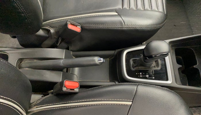 2023 Maruti Swift ZXI PLUS AMT DUAL TONE, Petrol, Automatic, 28,063 km, Gear Lever