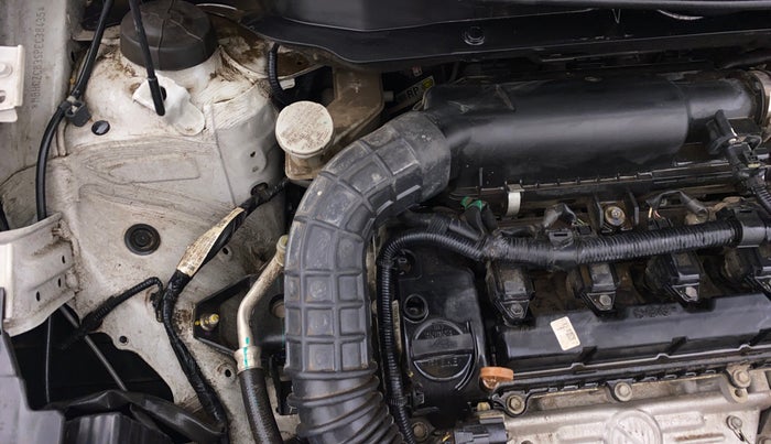 2023 Maruti Swift ZXI PLUS AMT DUAL TONE, Petrol, Automatic, 28,063 km, Engine View - Right