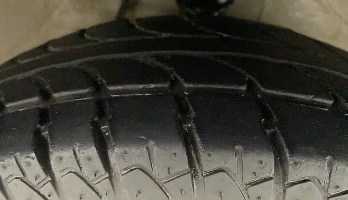2016 Maruti Alto 800 LXI, Petrol, Manual, 57,104 km, Right Front Tyre Tread