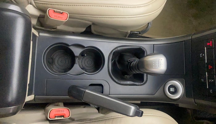 2017 Mahindra XUV500 W10, Diesel, Manual, 82,295 km, Gear Lever