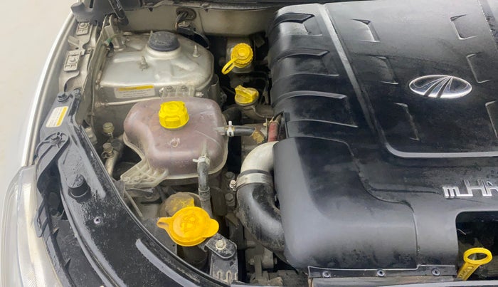 2017 Mahindra XUV500 W10, Diesel, Manual, 82,295 km, Engine View - Right