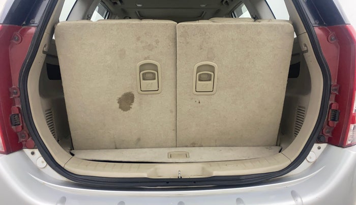 2017 Mahindra XUV500 W10, Diesel, Manual, 82,295 km, Boot Inside