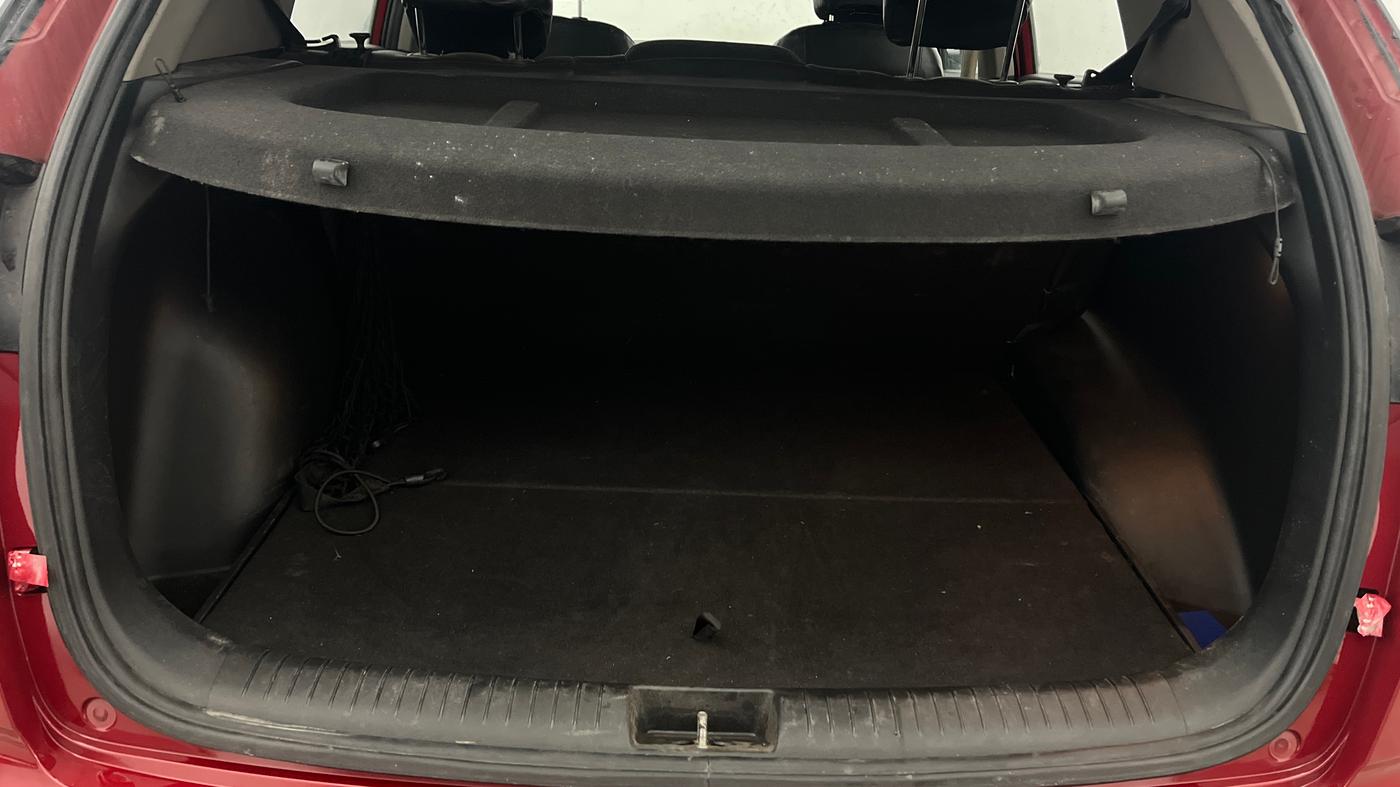 2016 Hyundai Creta SX PLUS 1.6 PETROL, Petrol, Manual, 1,40,317 km, Boot Inside