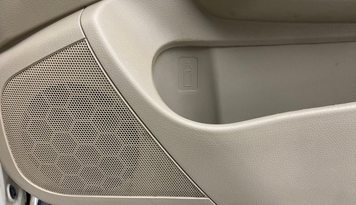 2014 Maruti Swift Dzire VXI AMT, Petrol, Automatic, 77,100 km, Infotainment system - Front speakers missing / not working